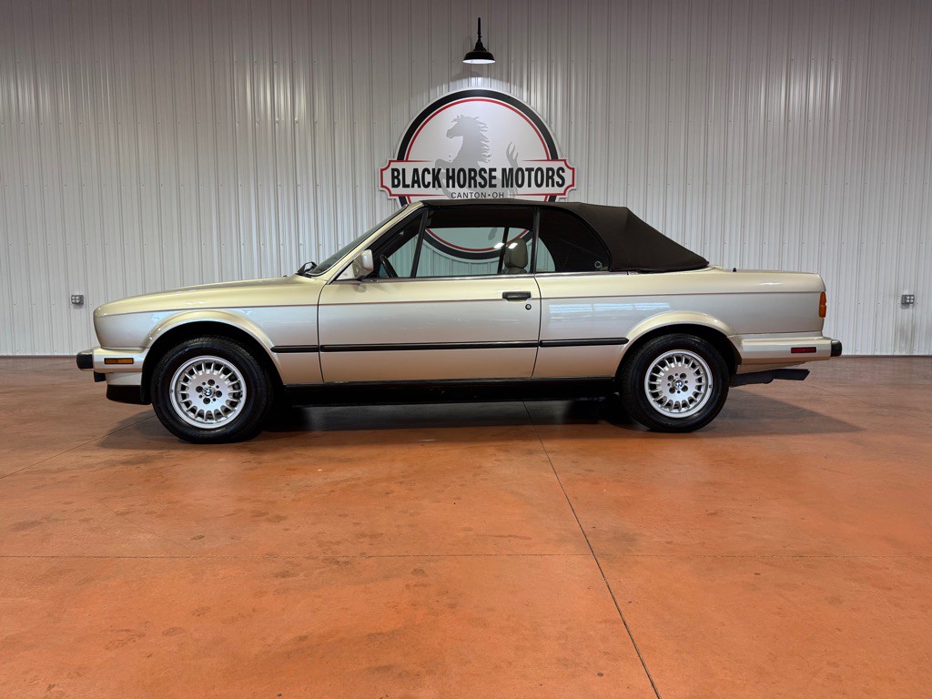1990 BMW 3 Series Image 3