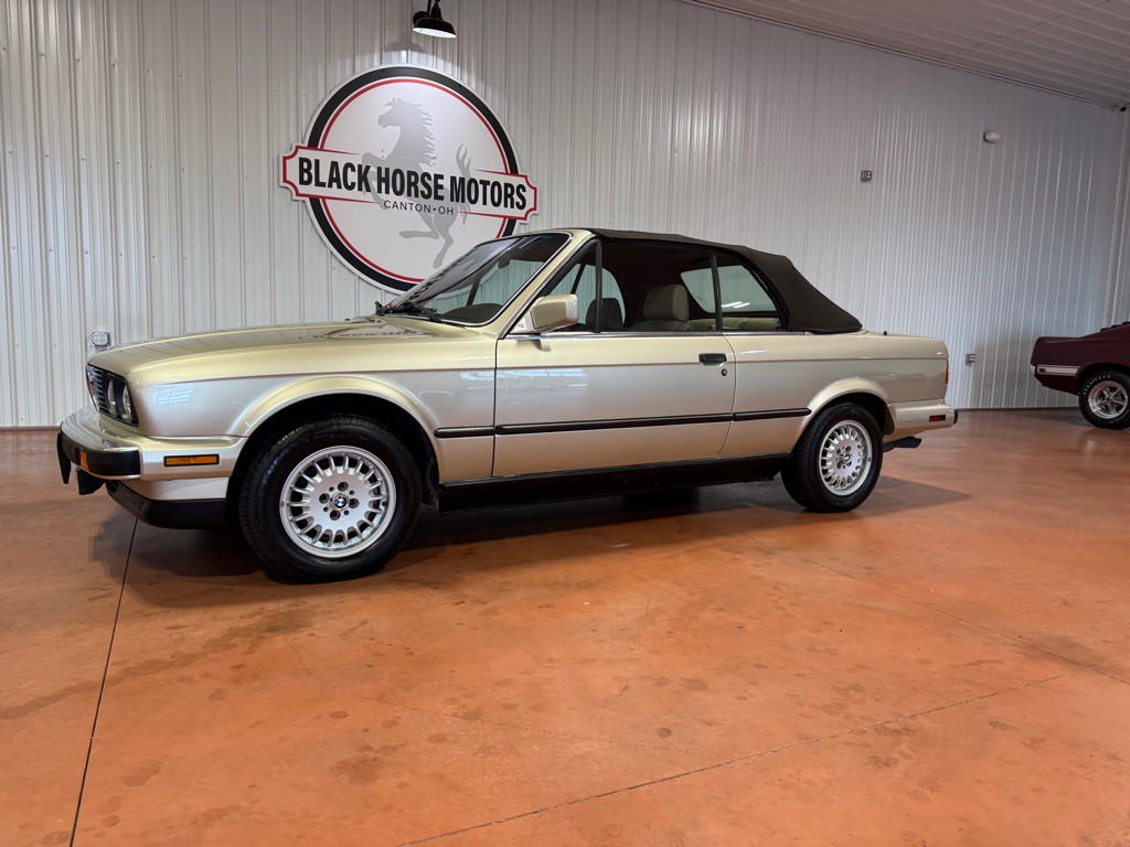 1990 BMW 3 Series Image 4