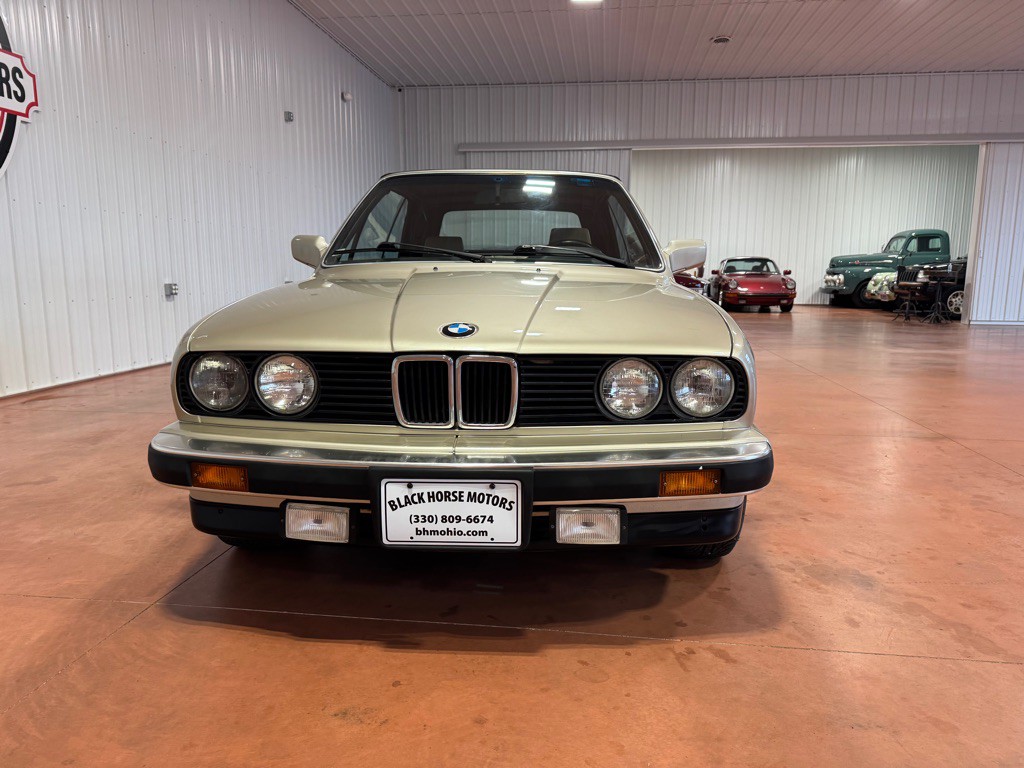 1990 BMW 3 Series Image 6