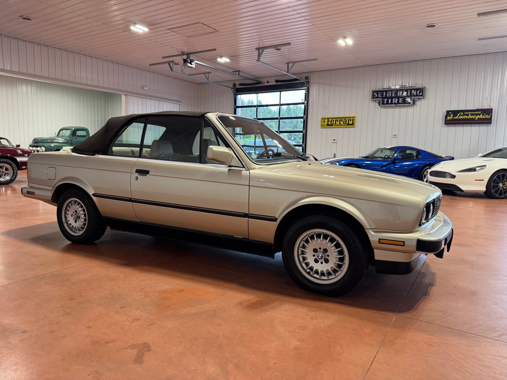 1990 BMW 3 Series Image 9