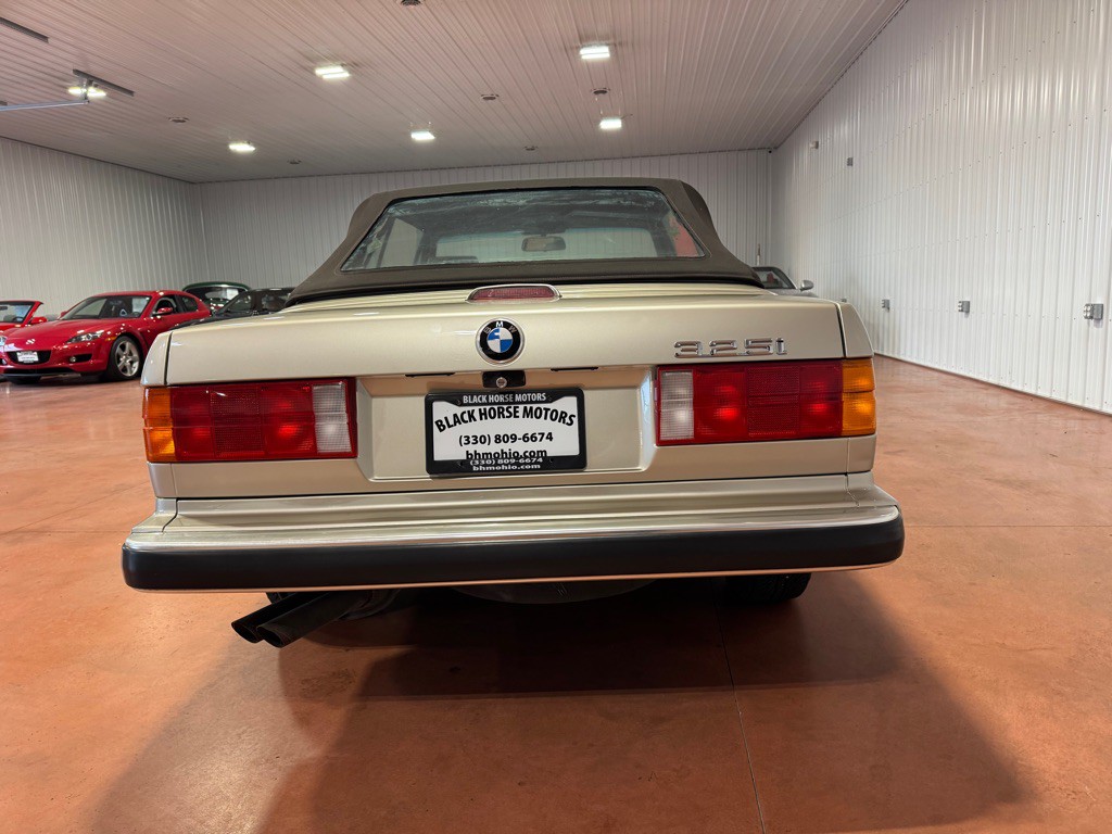 1990 BMW 3 Series Image 12