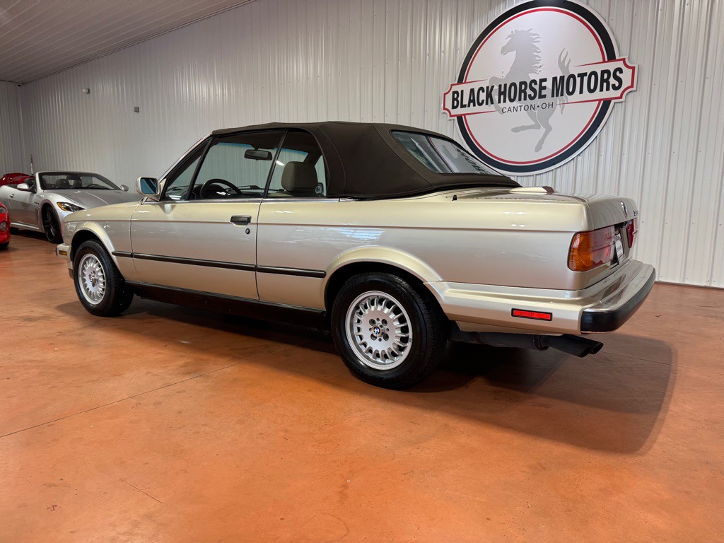 1990 BMW 3 Series Image 13