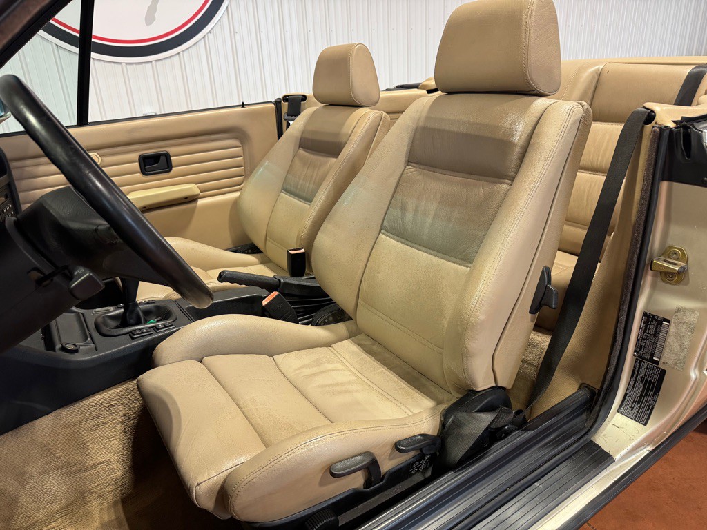 1990 BMW 3 Series Image 20
