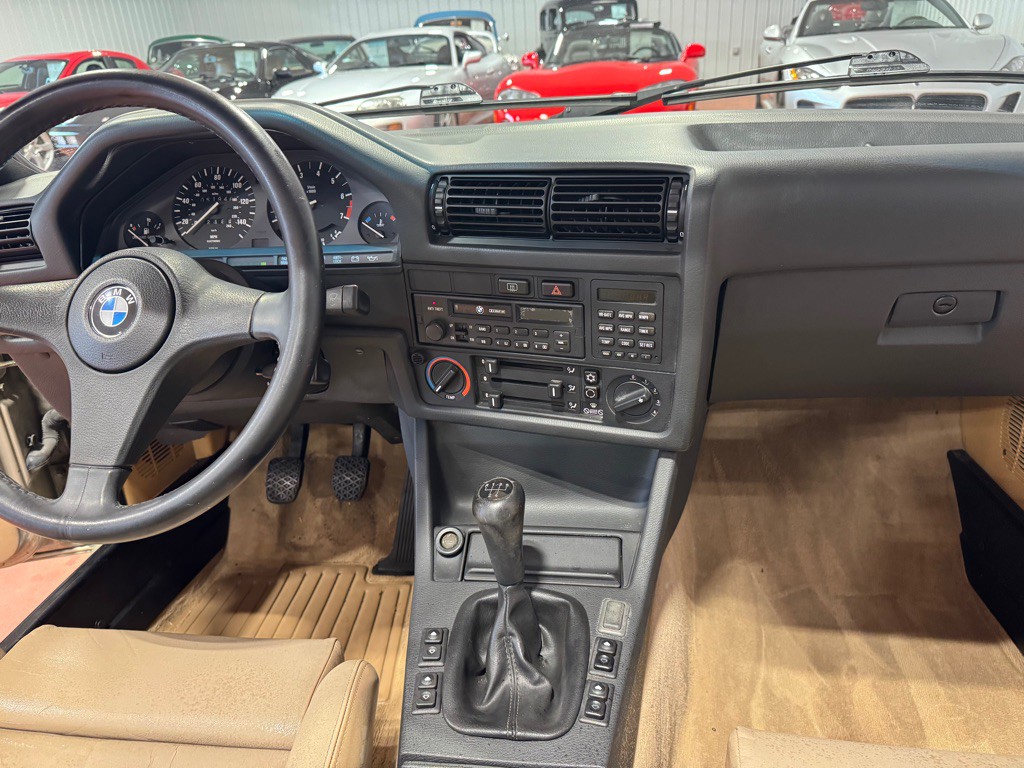 1990 BMW 3 Series Image 27