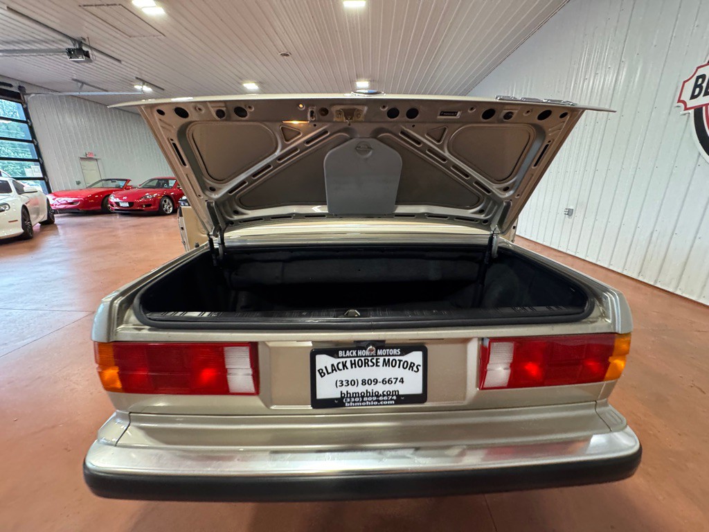 1990 BMW 3 Series Image 32