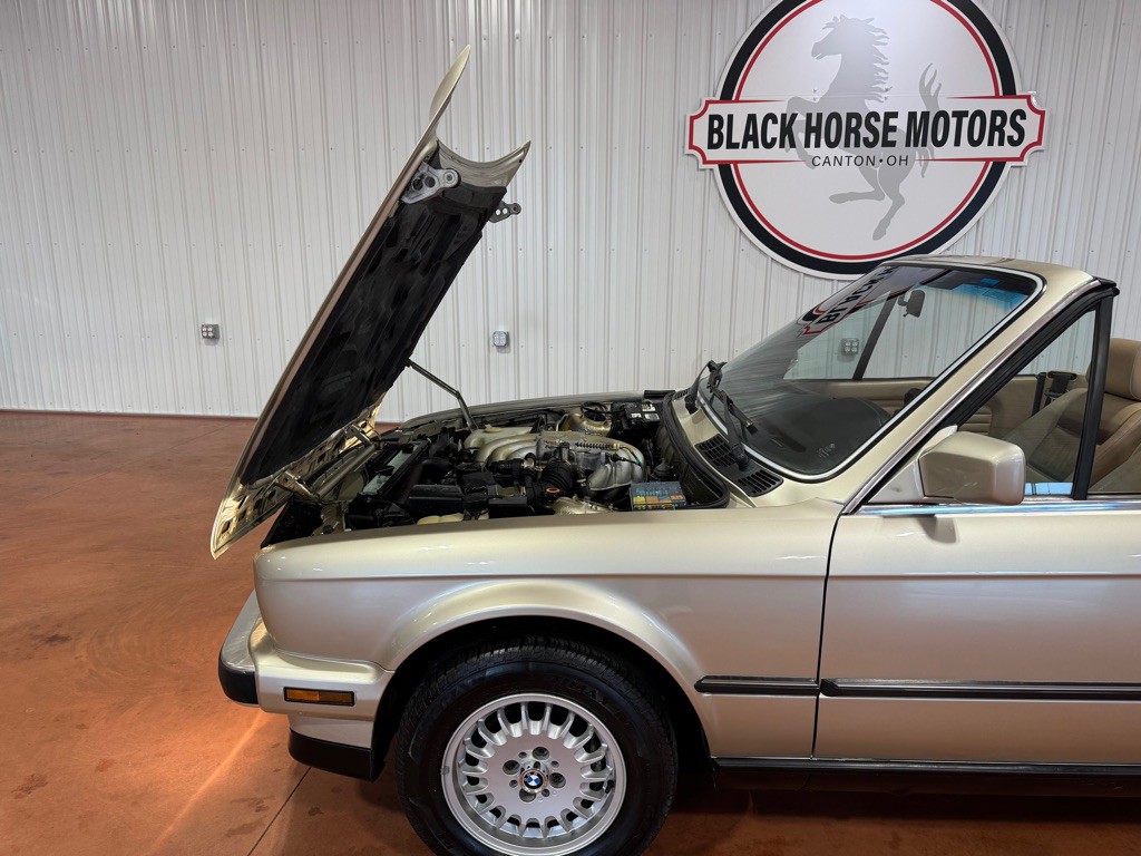1990 BMW 3 Series Image 38