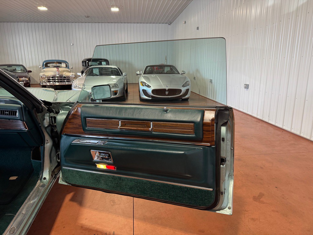 1976 Cadillac DeVille Image 23