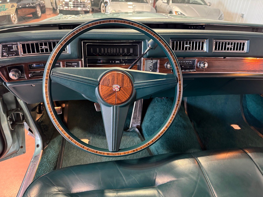 1976 Cadillac DeVille Image 28