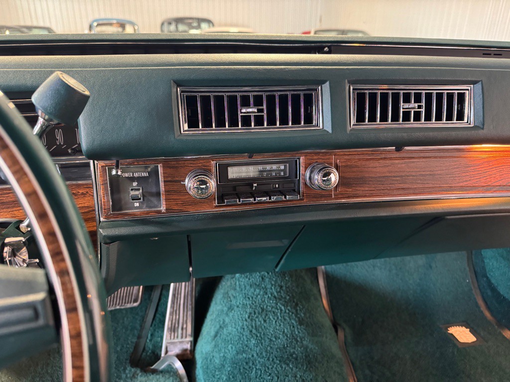 1976 Cadillac DeVille Image 31