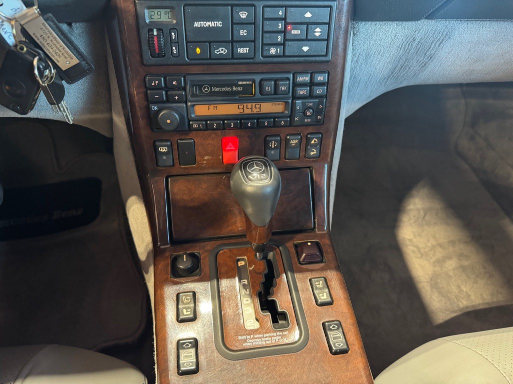 1995 Mercedes-Benz SL-Class Image 25