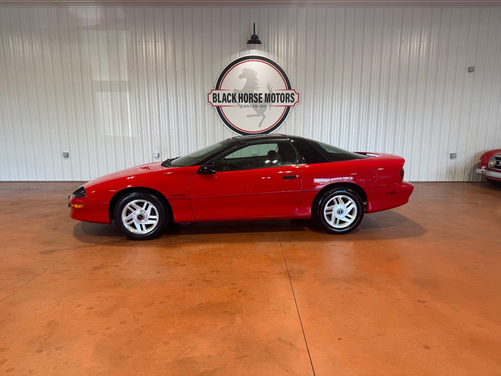 1994 Chevrolet Camaro Image 1