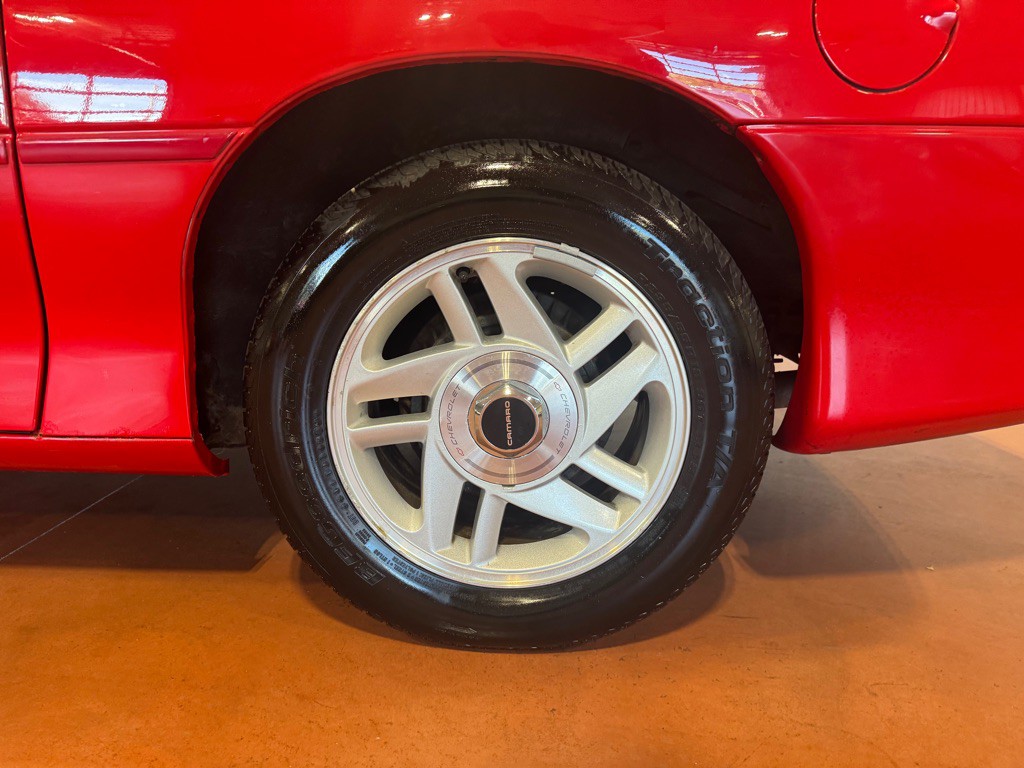 1994 Chevrolet Camaro Image 12