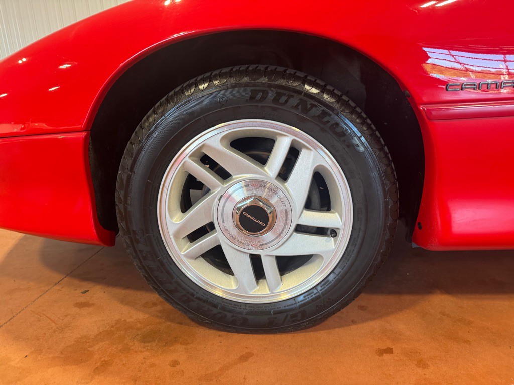 1994 Chevrolet Camaro Image 13