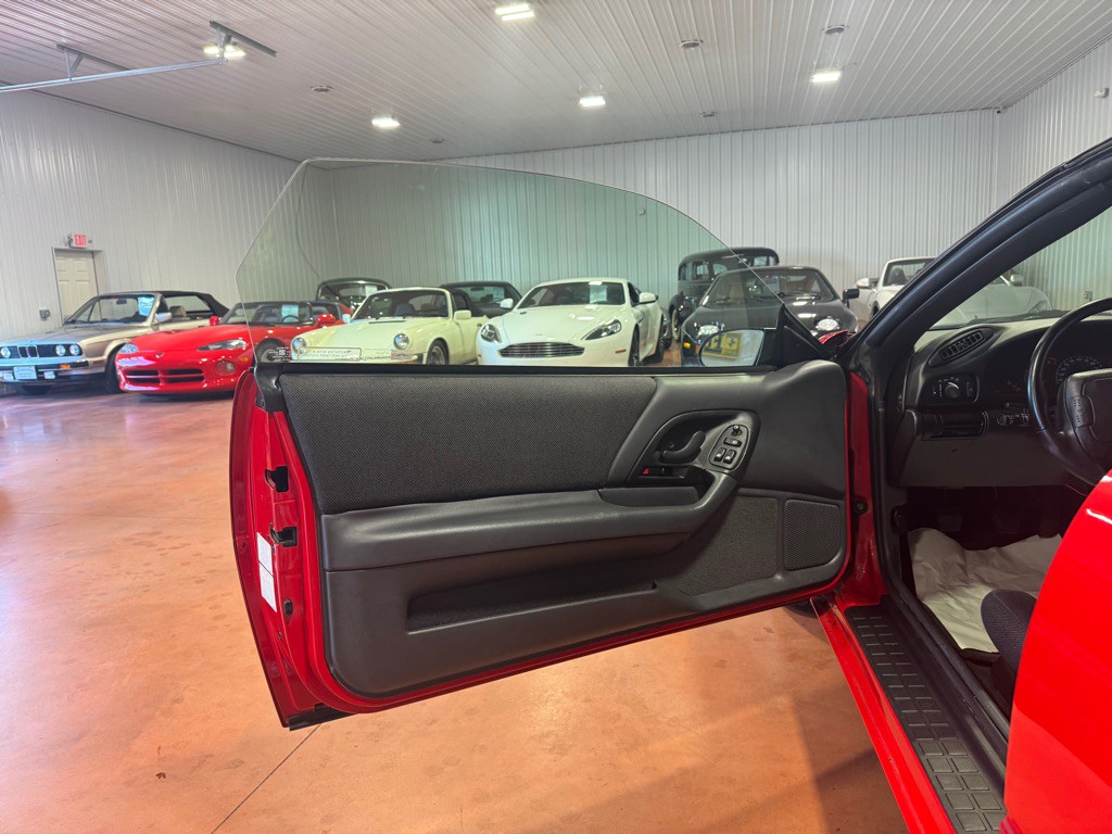 1994 Chevrolet Camaro Image 16