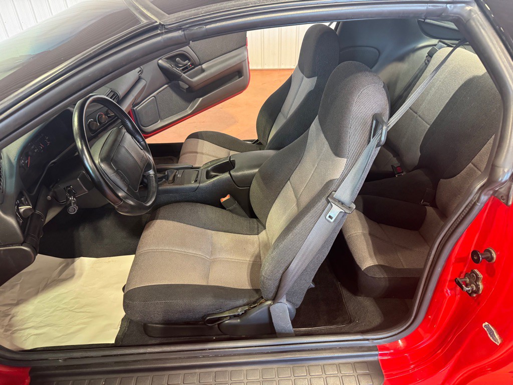 1994 Chevrolet Camaro Image 17
