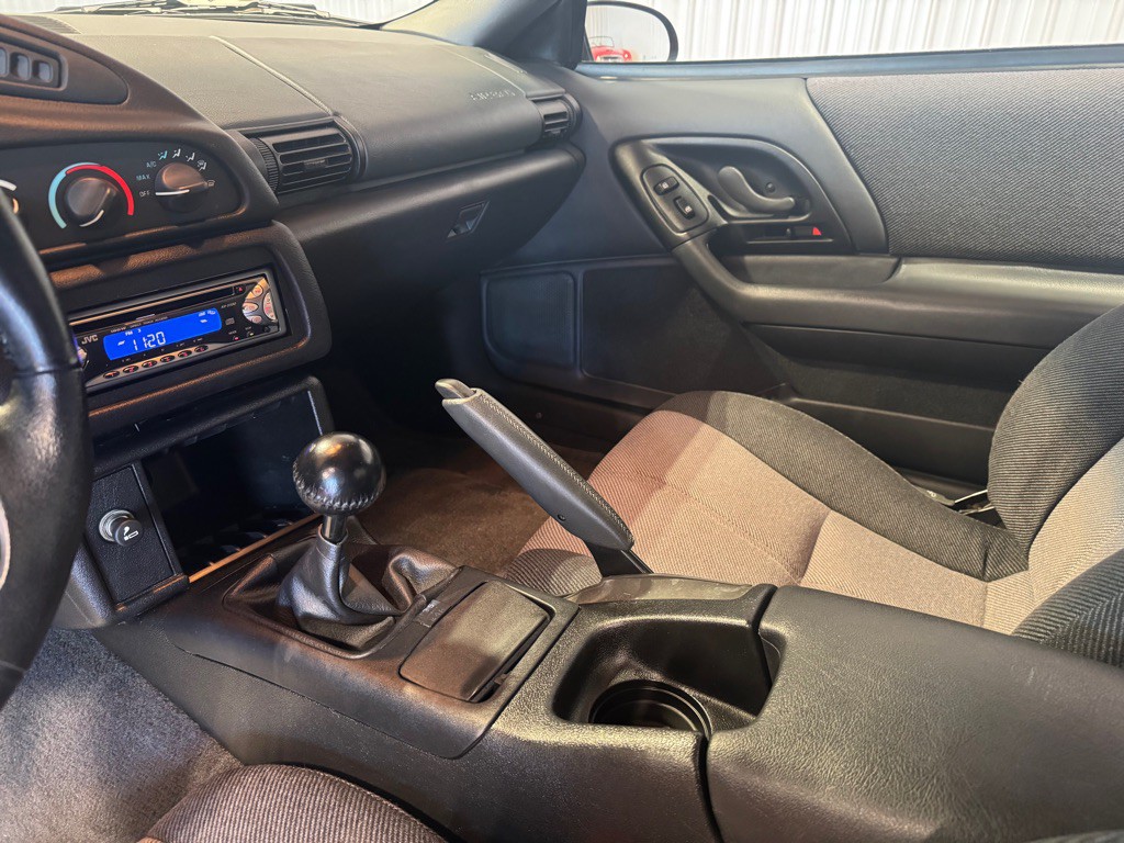 1994 Chevrolet Camaro Image 30