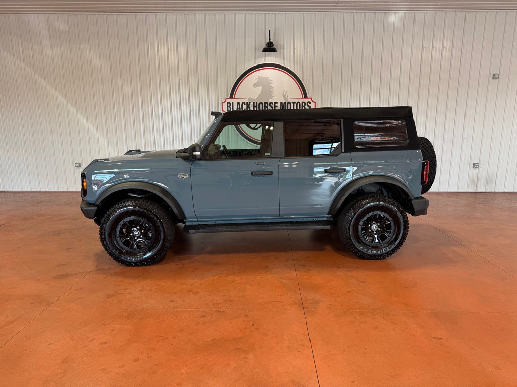2022 Ford Bronco Image 1