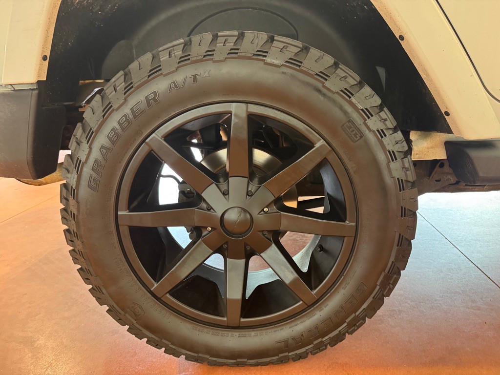 2012 Jeep Wrangler Unlimited Image 14