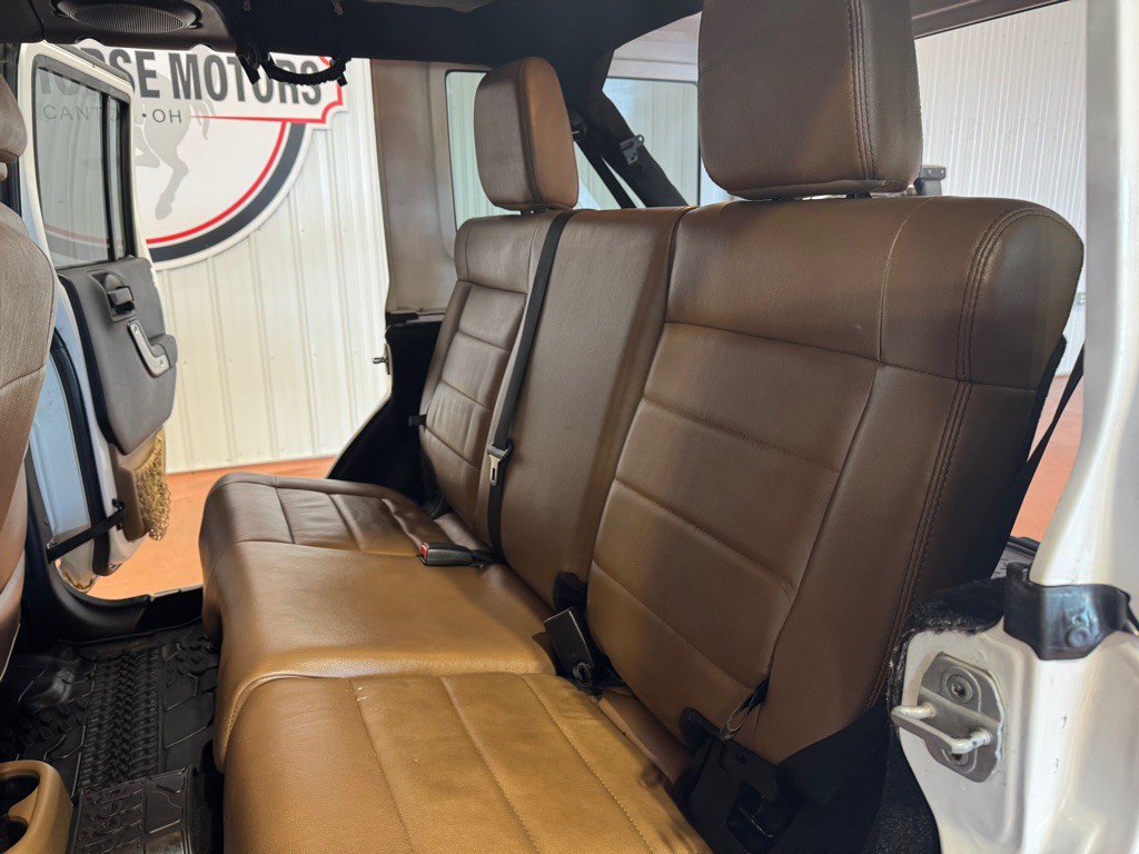 2012 Jeep Wrangler Unlimited Image 21
