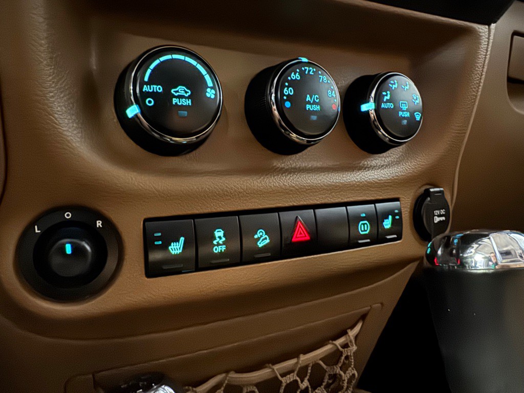 2012 Jeep Wrangler Unlimited Image 32