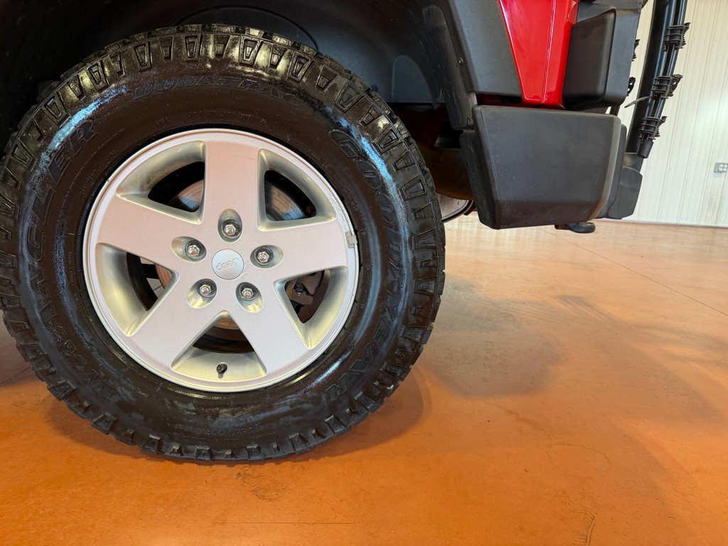 2013 Jeep Wrangler Image 14