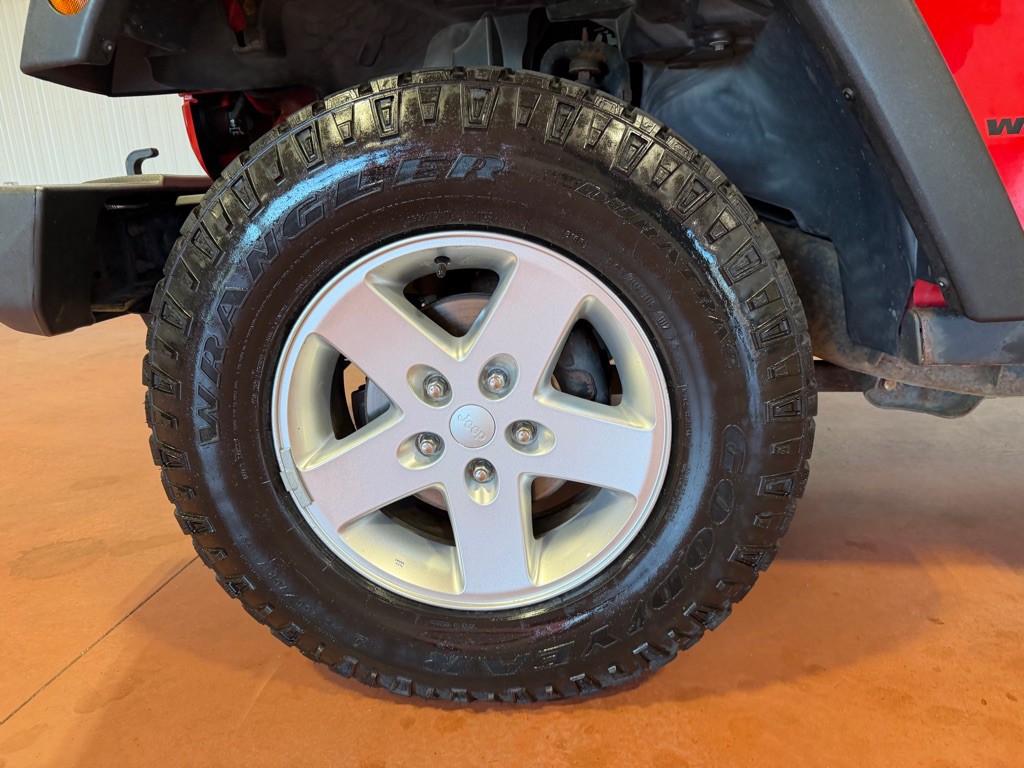 2013 Jeep Wrangler Image 15