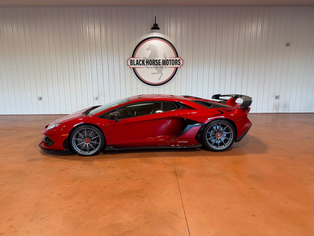 2019 Lamborghini Aventador Image 1