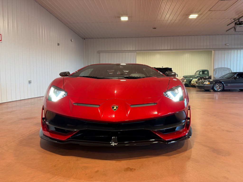 2019 Lamborghini Aventador Image 6
