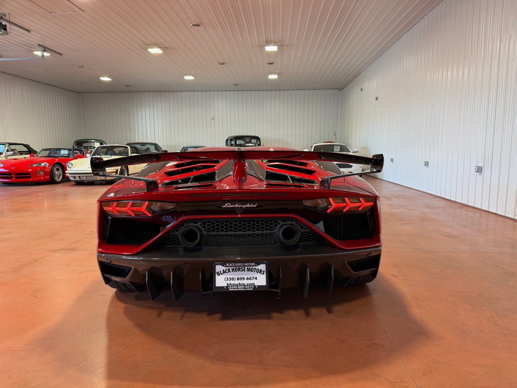 2019 Lamborghini Aventador Image 11