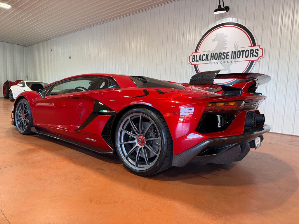 2019 Lamborghini Aventador Image 14