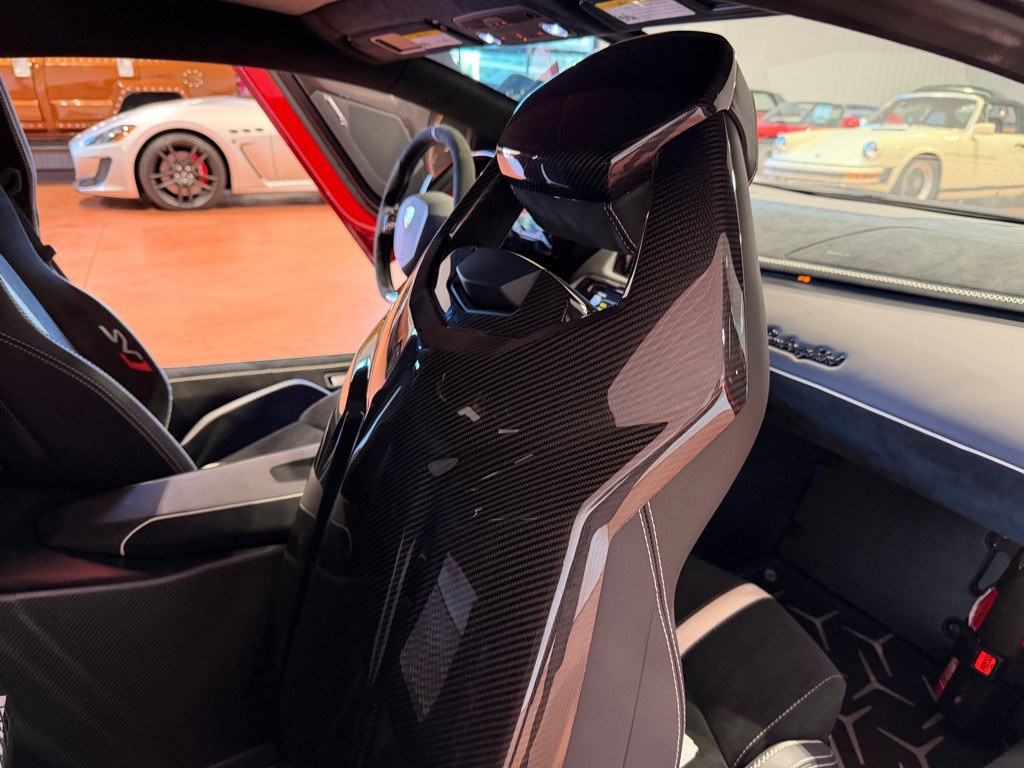 2019 Lamborghini Aventador Image 30