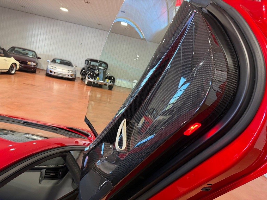 2019 Lamborghini Aventador Image 35