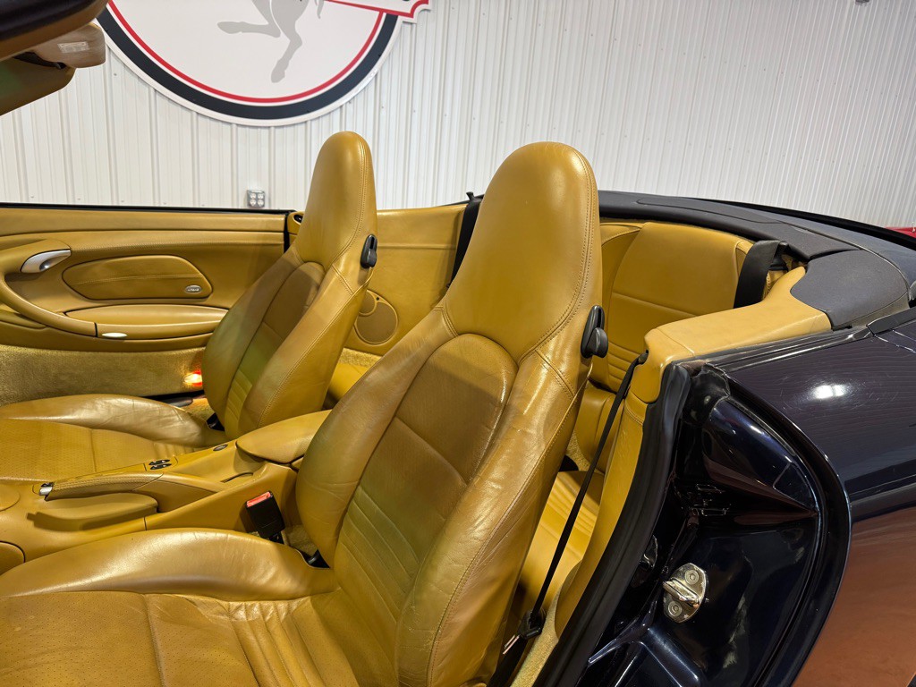 2003 Porsche 911 Image 11