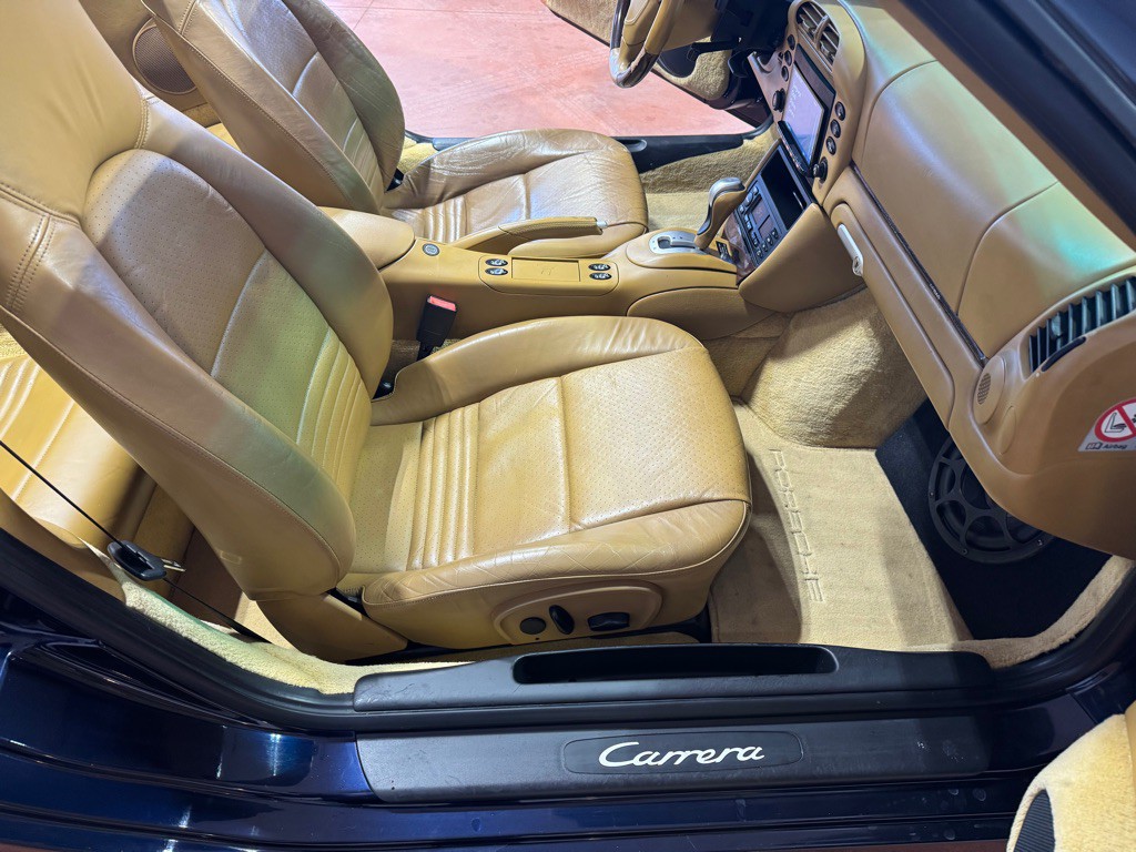 2003 Porsche 911 Image 16