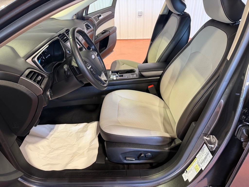 2019 Ford Fusion Image 16
