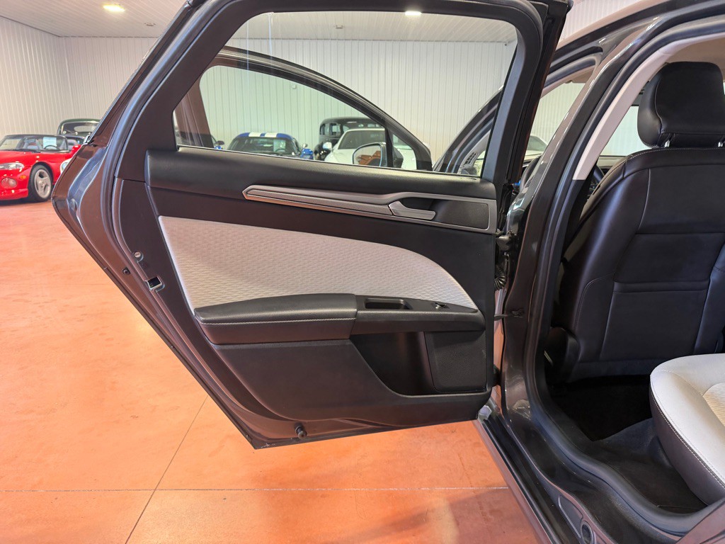 2019 Ford Fusion Image 18
