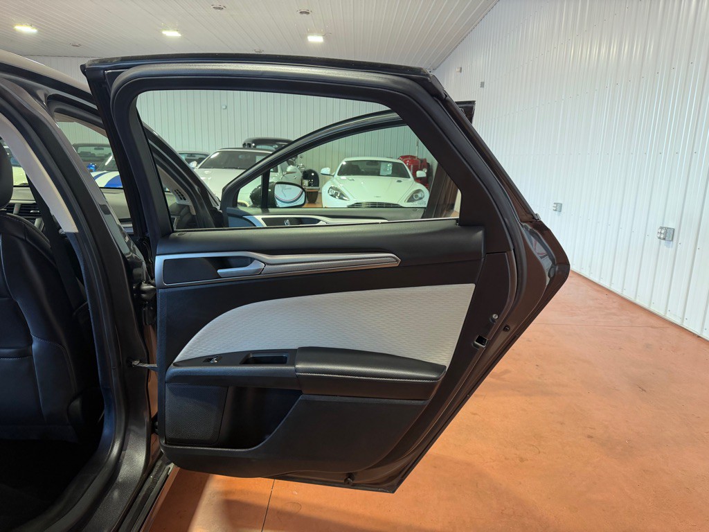 2019 Ford Fusion Image 24