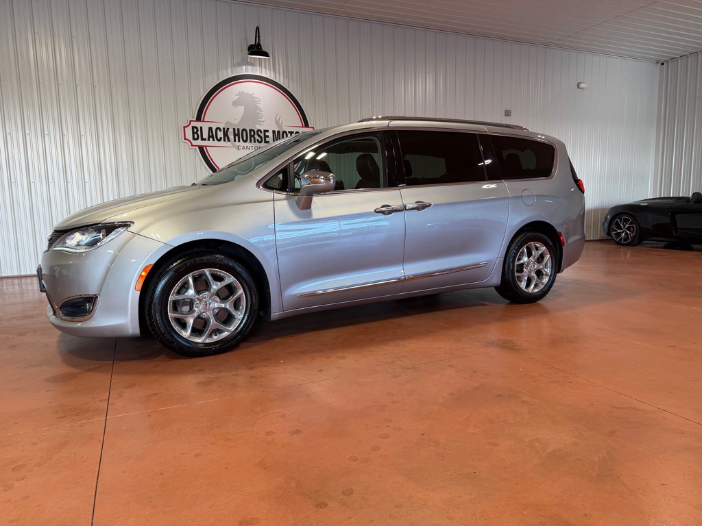 2018 Chrysler Pacifica Image 3