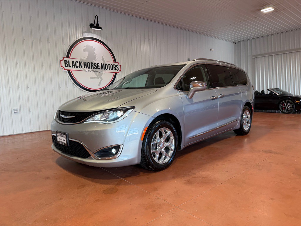 2018 Chrysler Pacifica Image 4