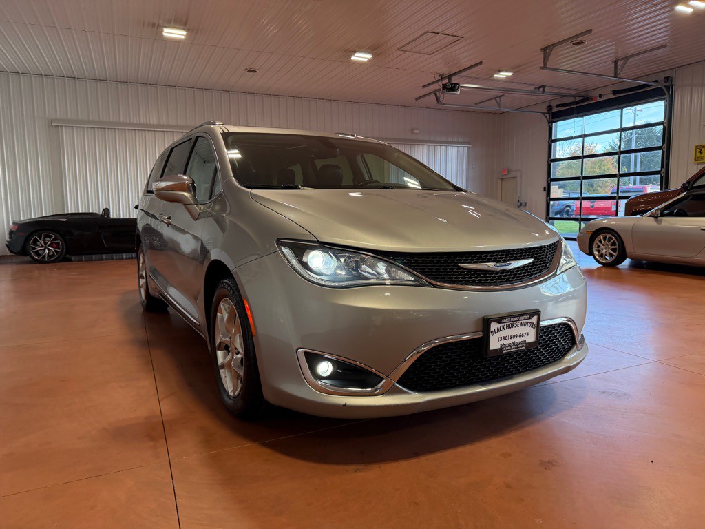 2018 Chrysler Pacifica Image 6