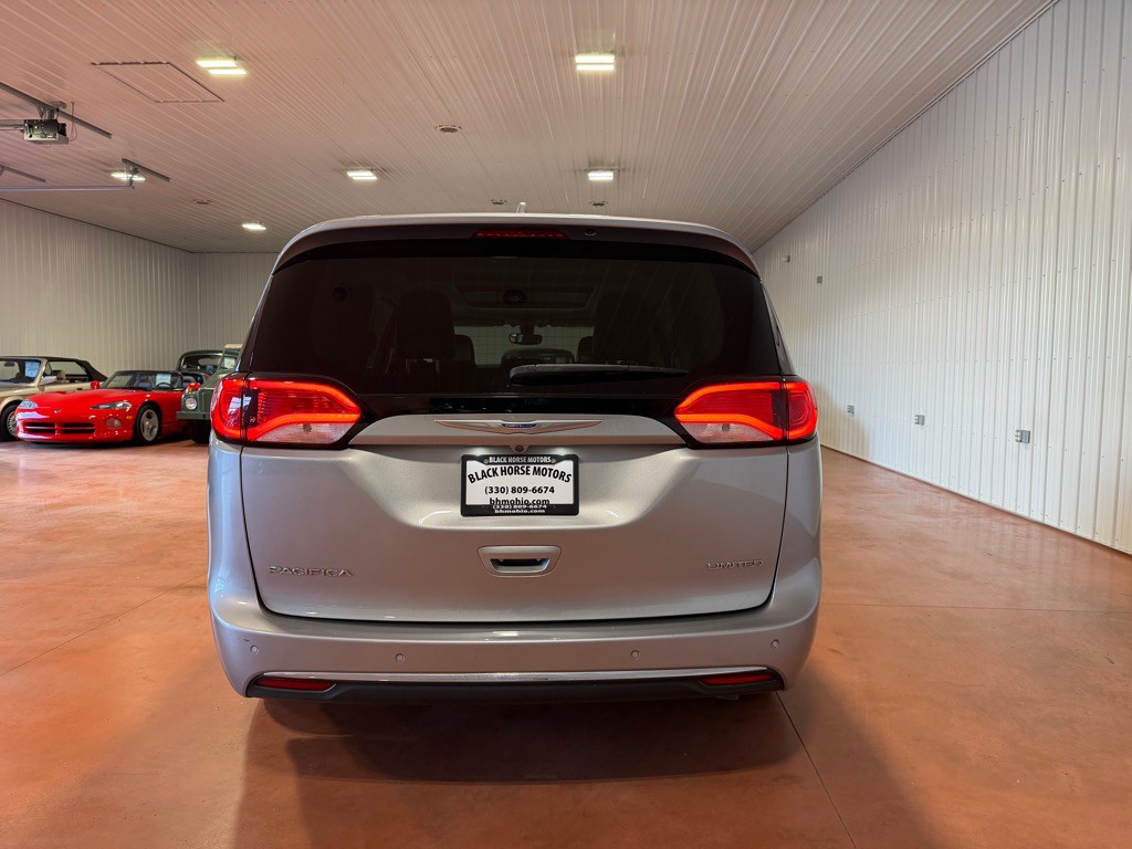 2018 Chrysler Pacifica Image 9