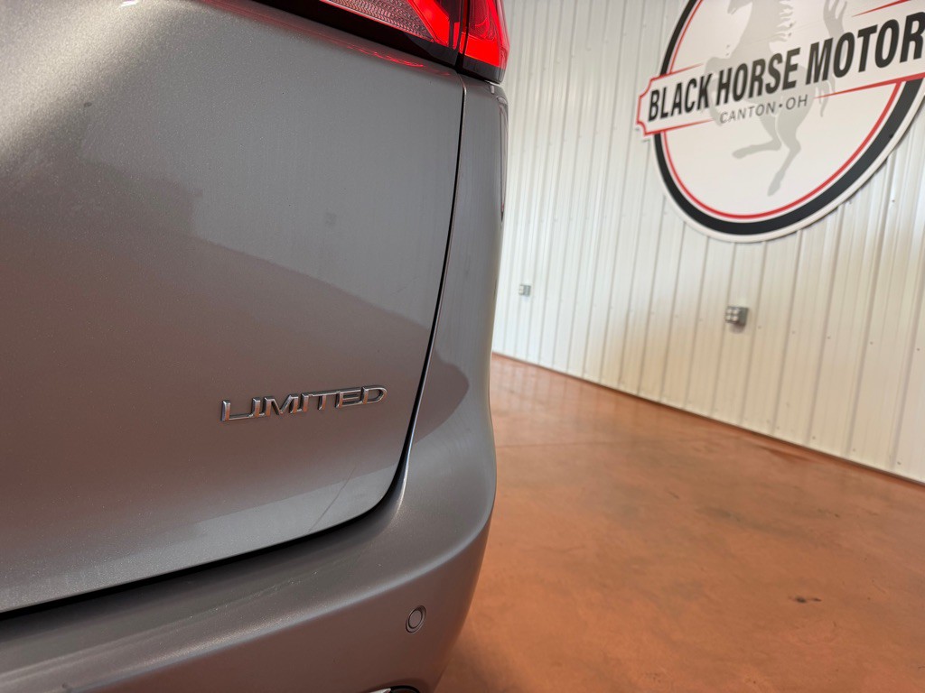 2018 Chrysler Pacifica Image 11