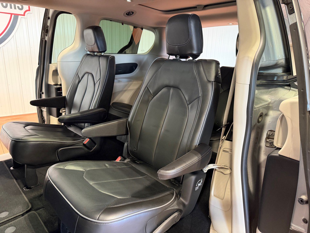 2018 Chrysler Pacifica Image 20