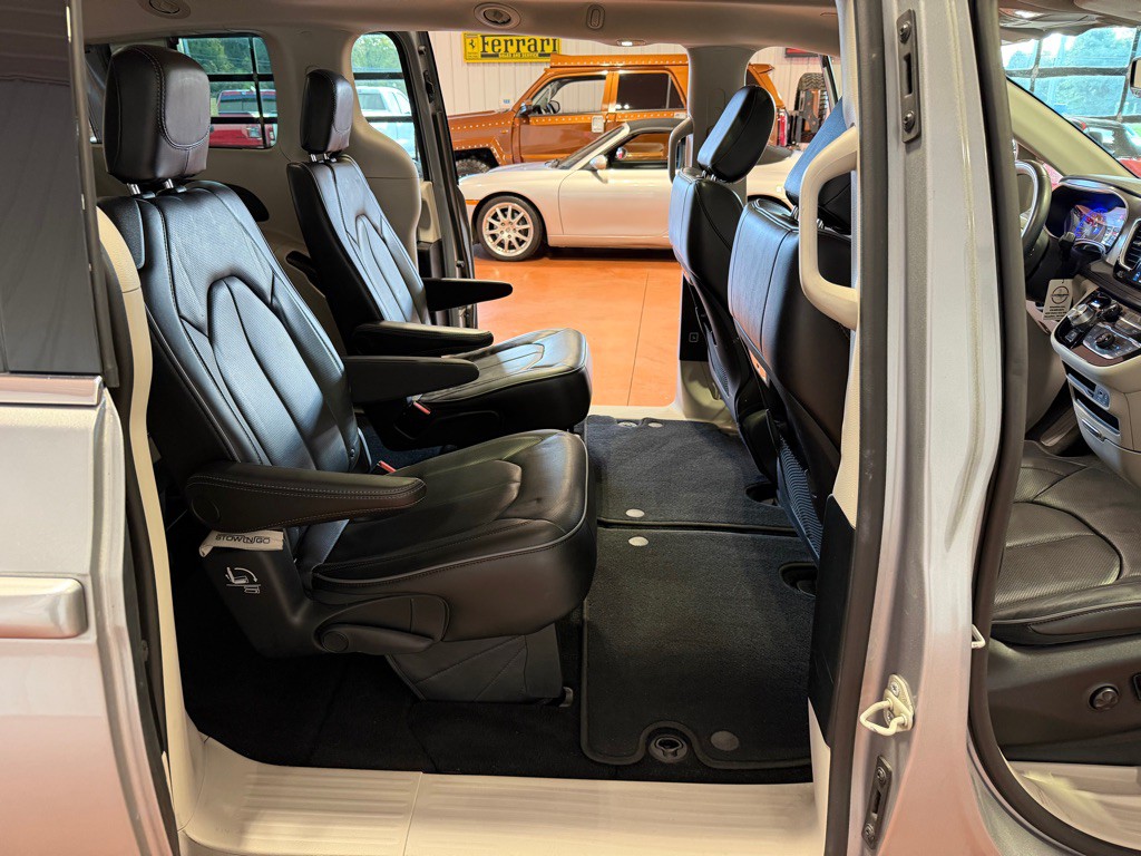 2018 Chrysler Pacifica Image 24