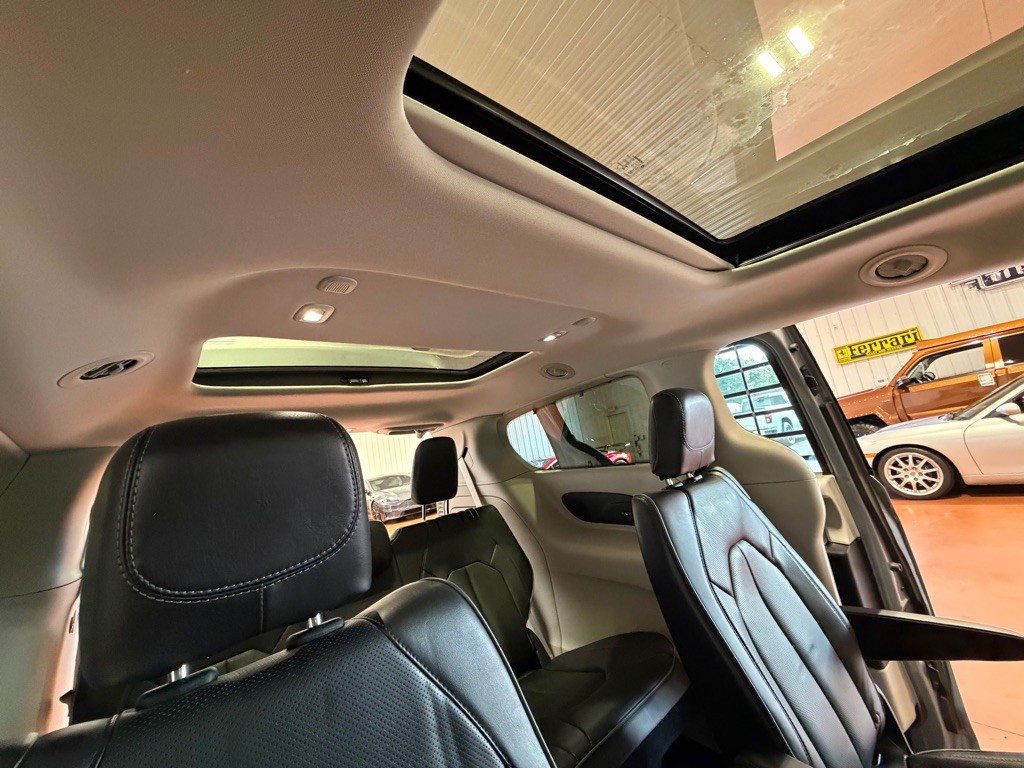 2018 Chrysler Pacifica Image 26
