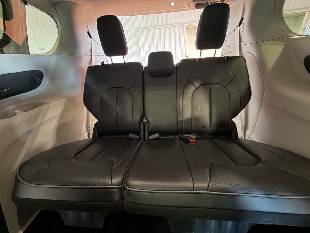 2018 Chrysler Pacifica Image 27