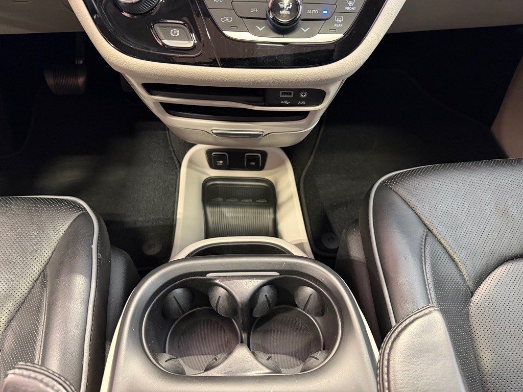 2018 Chrysler Pacifica Image 30