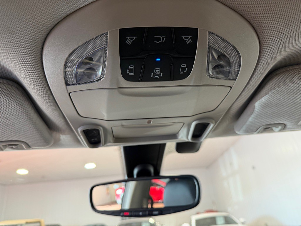 2018 Chrysler Pacifica Image 33
