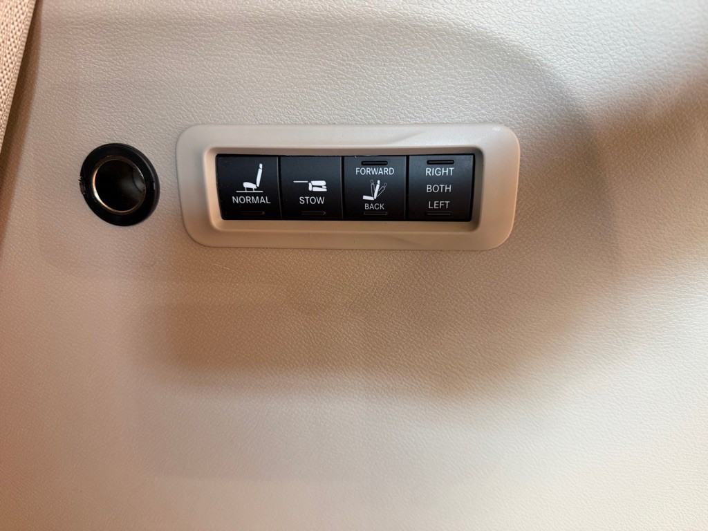 2018 Chrysler Pacifica Image 44