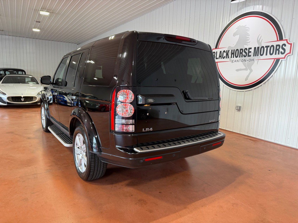 2015 Land Rover LR4 Image 11